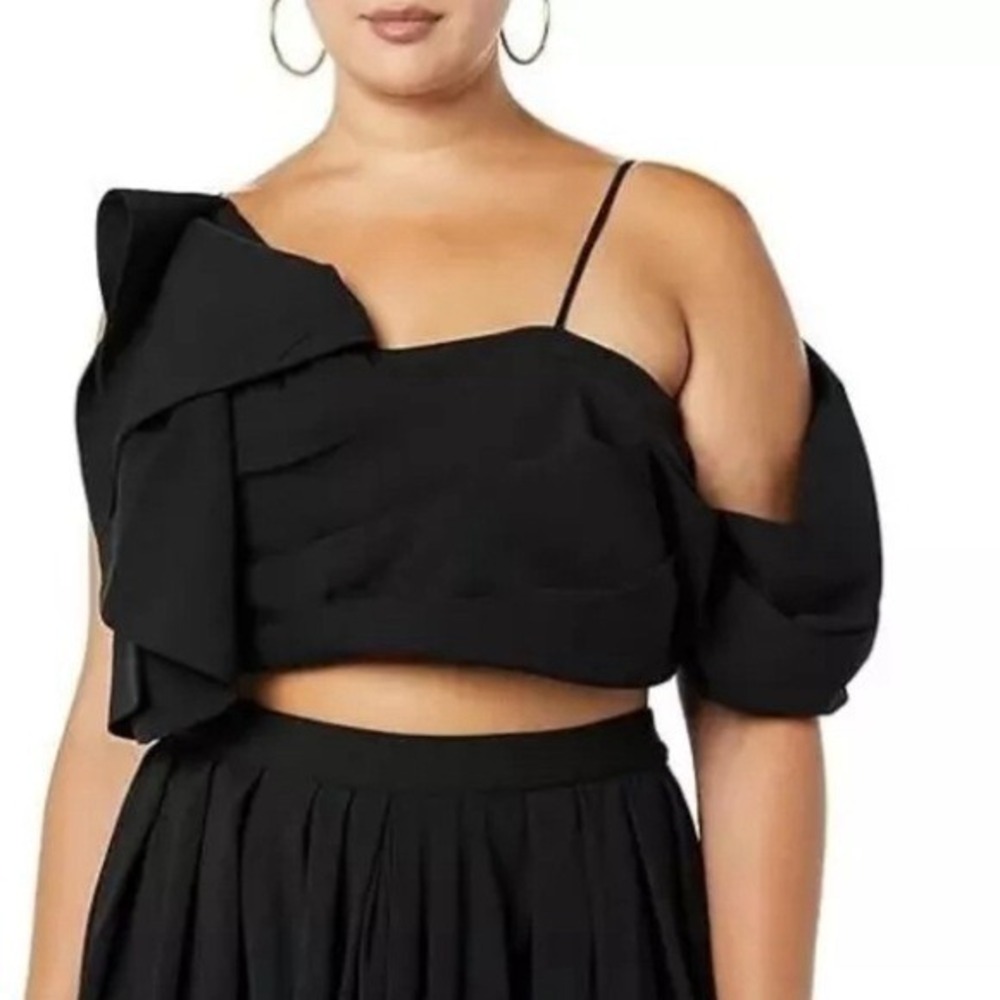 Making the Cut Crop Top Winning Look Jeanette Blouse Size XL black NWT